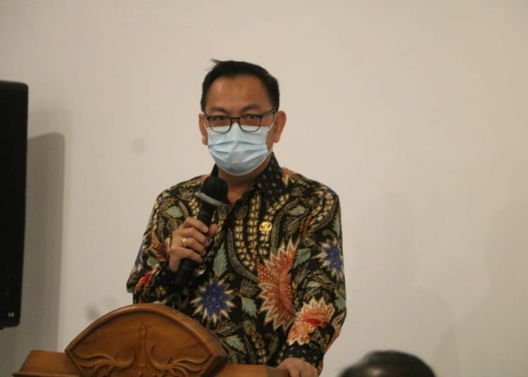 RAKOR LPPD : Wali Kota Caroll Senduk memberikan sambutan sekaligus arahan kepada peserta. (foto/ist)