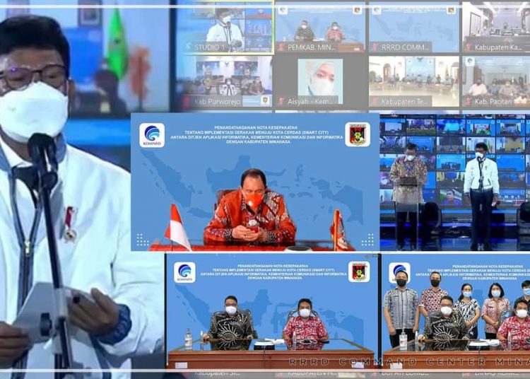 Disaksikan Menteri Kominfo, Bupati Royke Roring tandatangani kerja sama Smart City 2021 secara virtual. (foto/ist)